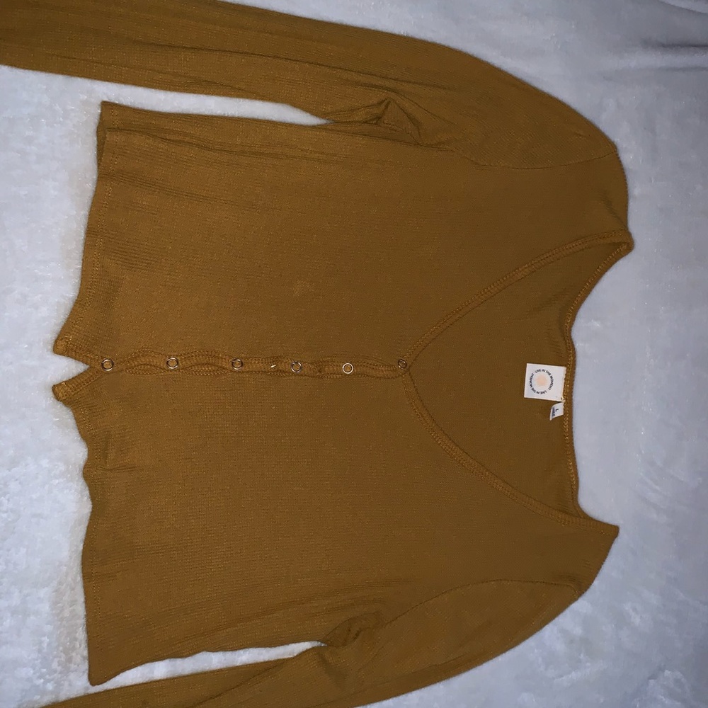 Cropped button up V neck long sleeve